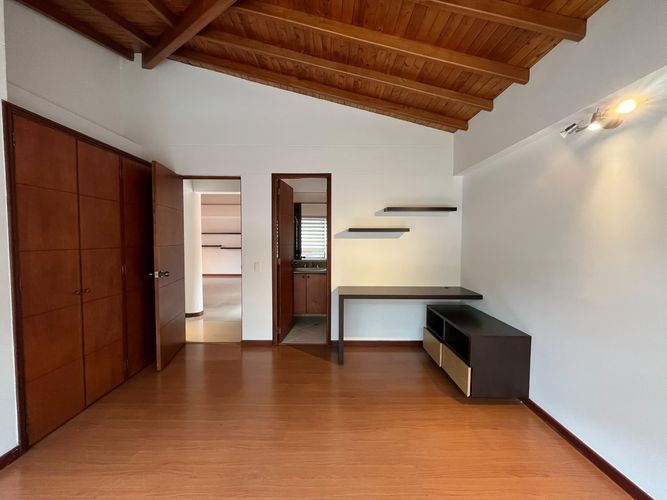 Casa de 3 alcobas en arriendo en Mesa, Envigado, 250 m² · foto 12 de 20