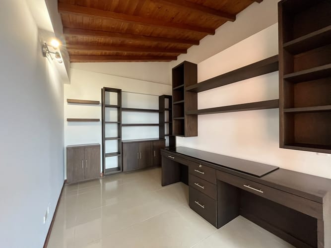 Casa de 3 alcobas en arriendo en Mesa, Envigado, 250 m² · foto 14 de 20