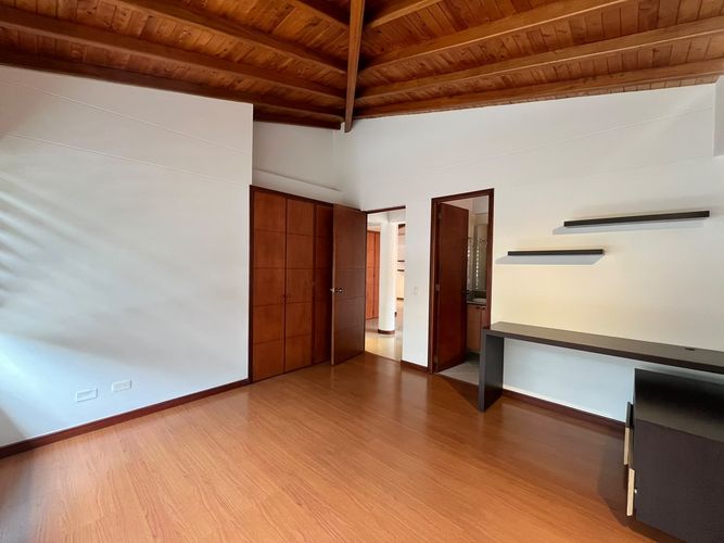 Casa de 3 alcobas en arriendo en Mesa, Envigado, 250 m² · foto 16 de 20