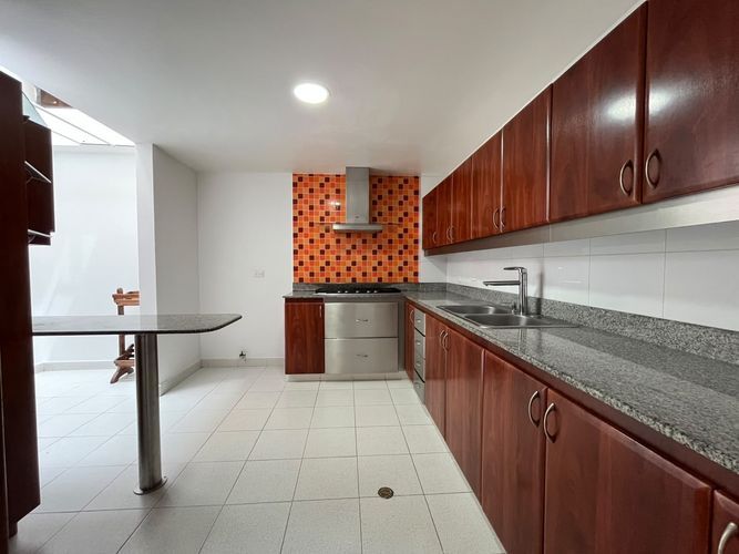 Casa de 3 alcobas en arriendo en Mesa, Envigado, 250 m² · foto 6 de 20