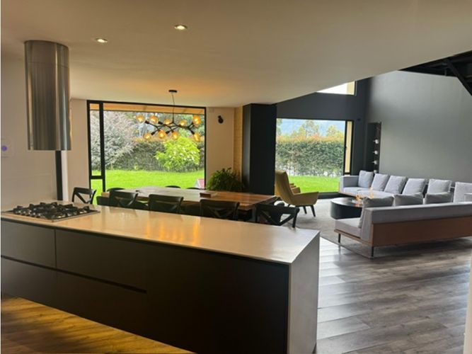 Casa de 4 alcobas en arriendo en Pueblo Viejo, Cota, 244 m² · foto 2 de 15