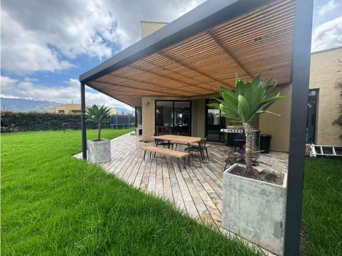 Casa de 4 alcobas en arriendo en Pueblo Viejo, Cota, 244 m² · foto 10 de 15