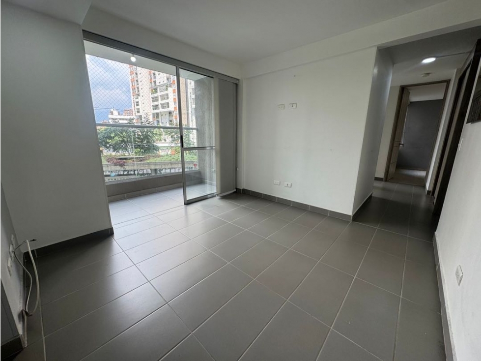 Apartamento en venta en Loma De Los Bernal, Medellín · foto 3 de 14
