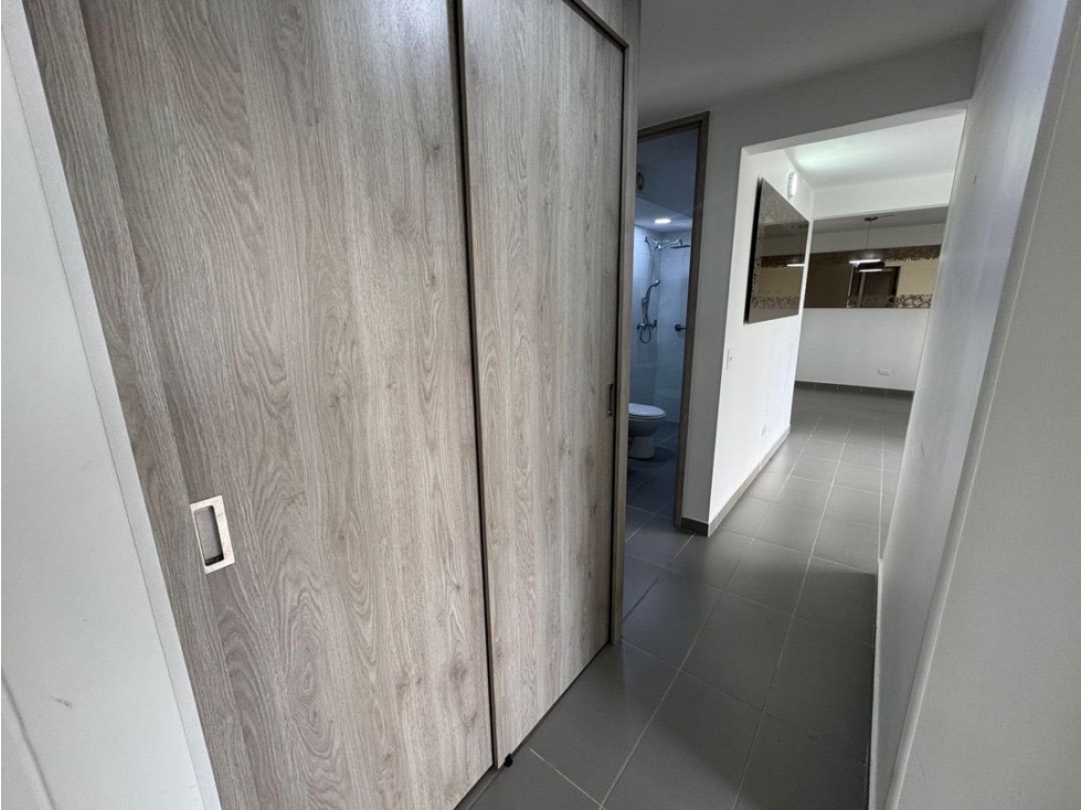 Apartamento en venta en Loma De Los Bernal, Medellín · foto 6 de 14