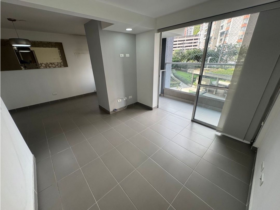Apartamento en venta en Loma De Los Bernal, Medellín · foto 11 de 14