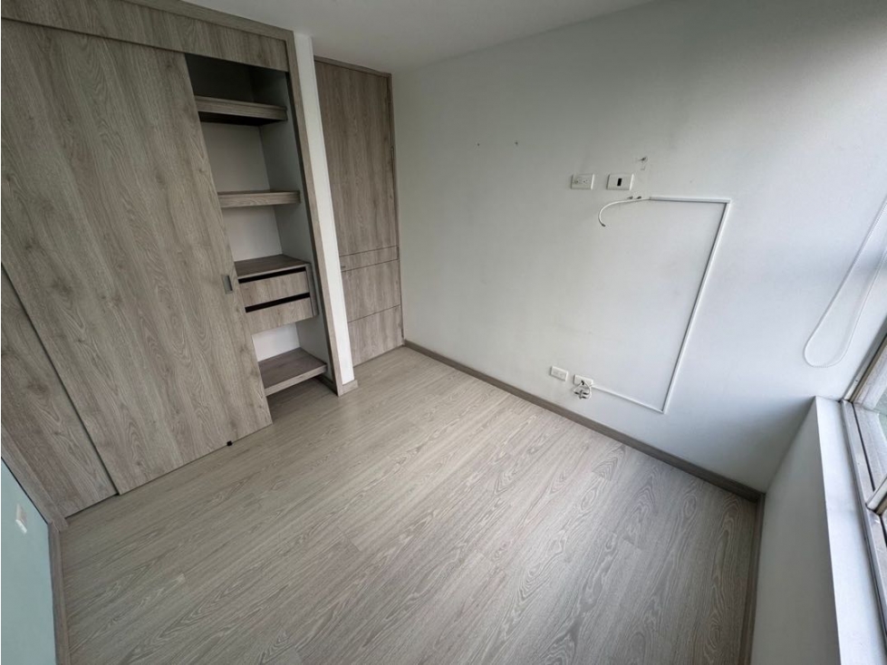 Apartamento en venta en Loma De Los Bernal, Medellín · foto 12 de 14