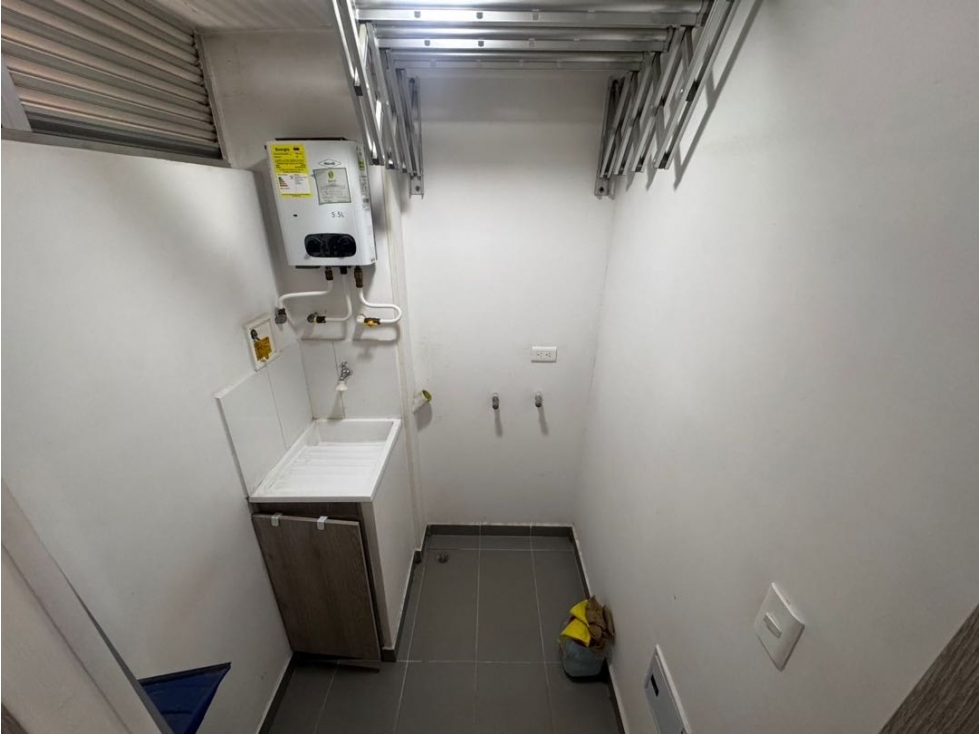 Apartamento en venta en Loma De Los Bernal, Medellín · foto 14 de 14