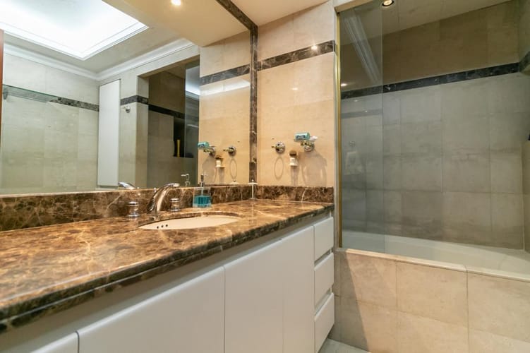 Apartamento en venta en Los Rosales, Bogotá · foto 12 de 24