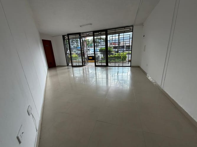 Local en arriendo en Tequendama, Cali, 22 m² · foto 2 de 6