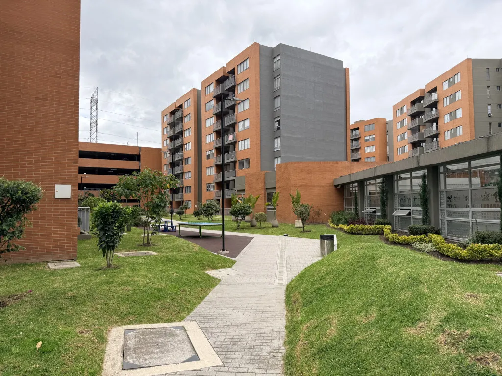 Apartamento en venta en Alcala, Mosquera · foto 9 de 16