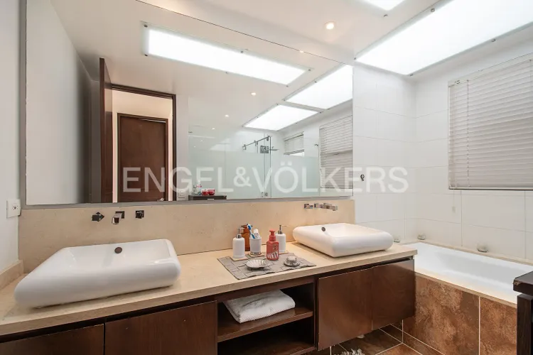 Apartamento de 3 alcobas en venta en Cerros De Suba, Bogotá, 222 m² · foto 13 de 20