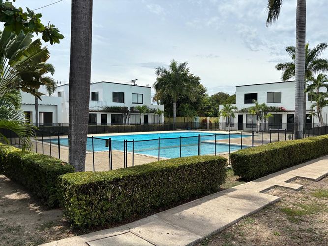 Casa de 1 alcoba en venta en Cr. Santa Paula, Girardot, 72 m² · foto 2 de 10