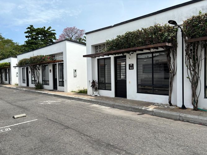 Casa de 1 alcoba en venta en Cr. Santa Paula, Girardot, 72 m² · foto 3 de 10