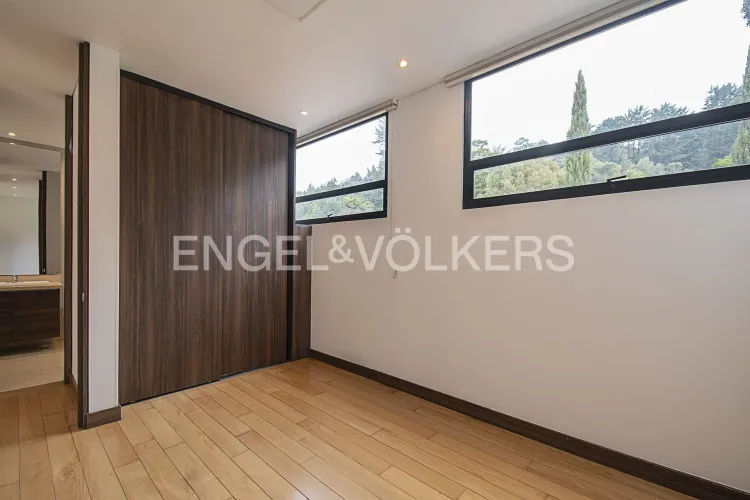Casa de 4 alcobas en venta en Cerros De Suba, Bogotá, 290 m² · foto 18 de 24