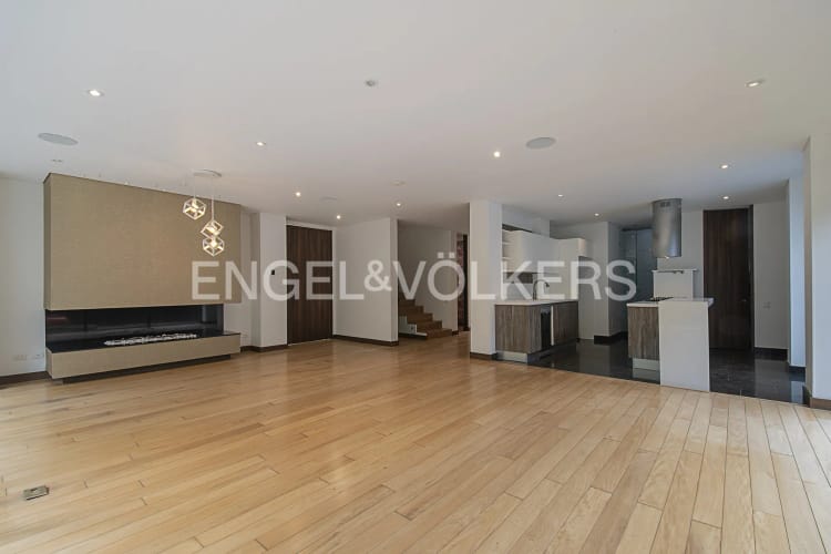 Casa de 4 alcobas en venta en Cerros De Suba, Bogotá, 290 m² · foto 4 de 24