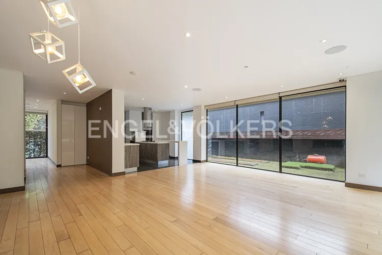 Casa de 4 alcobas en venta en Cerros De Suba, Bogotá, 290 m² · foto 3 de 24