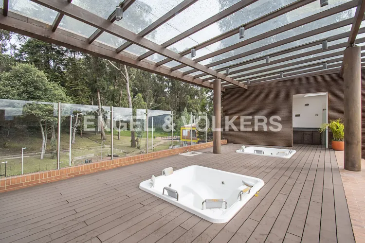 Apartamento de 4 alcobas en venta en Cerros De Suba, Bogotá, 222 m² · foto 24 de 24