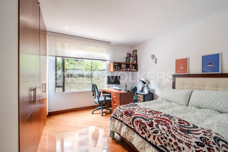 Apartamento de 4 alcobas en venta en Cerros De Suba, Bogotá, 222 m² · foto 16 de 24