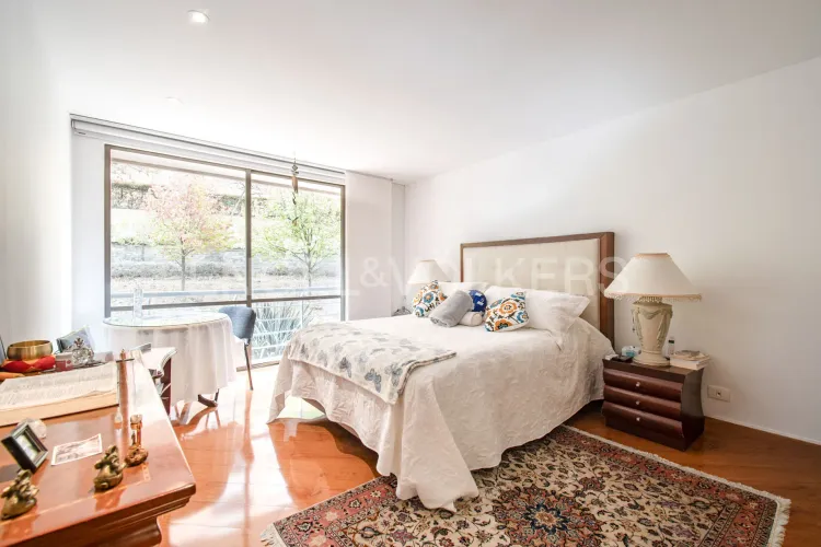 Apartamento de 4 alcobas en venta en Cerros De Suba, Bogotá, 222 m² · foto 11 de 24