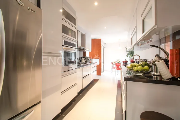 Apartamento de 4 alcobas en venta en Cerros De Suba, Bogotá, 222 m² · foto 9 de 24