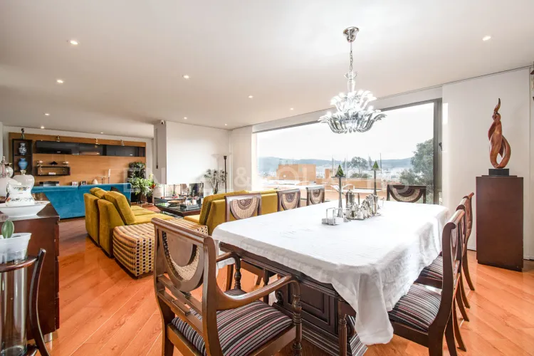 Apartamento de 4 alcobas en venta en Cerros De Suba, Bogotá, 222 m² · foto 6 de 24