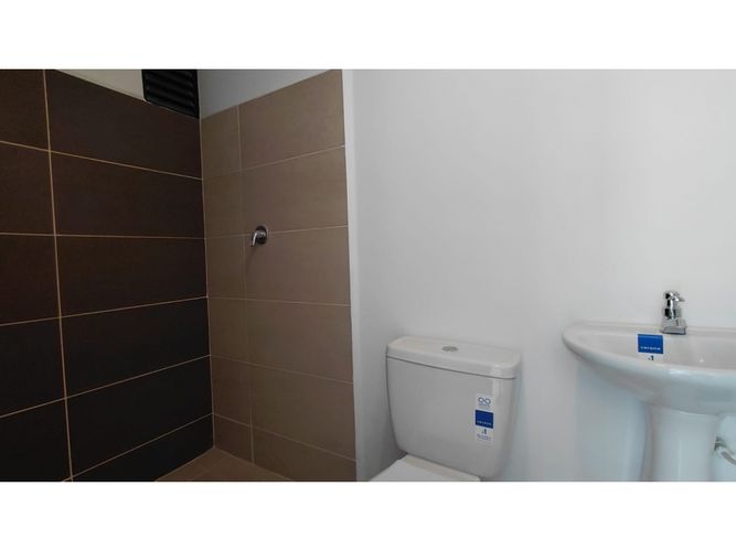 Apartamento de 3 alcobas en venta en Armenia, 67 m² · foto 9 de 16