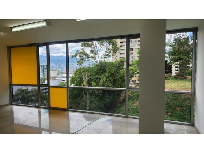 Oficina en venta en Castropol, Medellín, 58 m² · foto 3 de 11