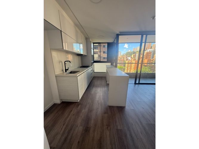 Apartamento de 2 alcobas en venta en Castropol, Medellín, 86 m² · foto 2 de 20