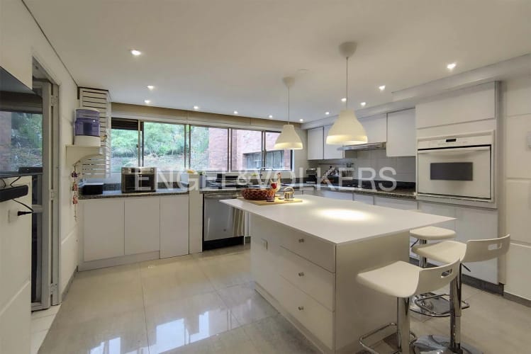 Apartamento de 3 alcobas en venta en Cerros De Suba, Bogotá, 143 m² · foto 10 de 19