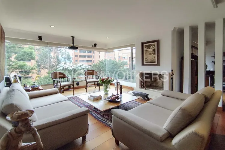 Apartamento de 3 alcobas en venta en Cerros De Suba, Bogotá, 143 m² · foto 3 de 19