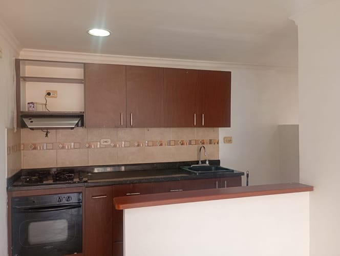 Apartamento de 3 alcobas en arriendo en Patio Bonito, Medellín, 78 m² · foto 4 de 15
