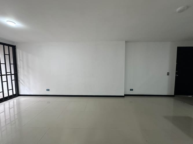 Apartamento de 2 alcobas en arriendo en El Poblado, Medellín, 100 m² · foto 5 de 19