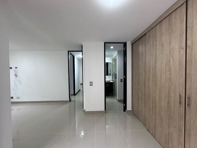 Apartamento de 2 alcobas en arriendo en El Poblado, Medellín, 100 m² · foto 17 de 19