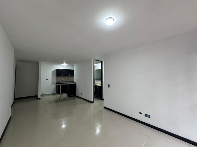 Apartamento de 2 alcobas en arriendo en El Poblado, Medellín, 100 m² · foto 4 de 19