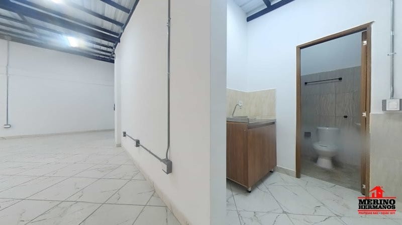 Bodega en arriendo en El Chagualo, Medellín, 110 m² · foto 8 de 13