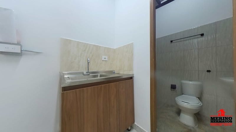 Bodega en arriendo en El Chagualo, Medellín, 110 m² · foto 10 de 13