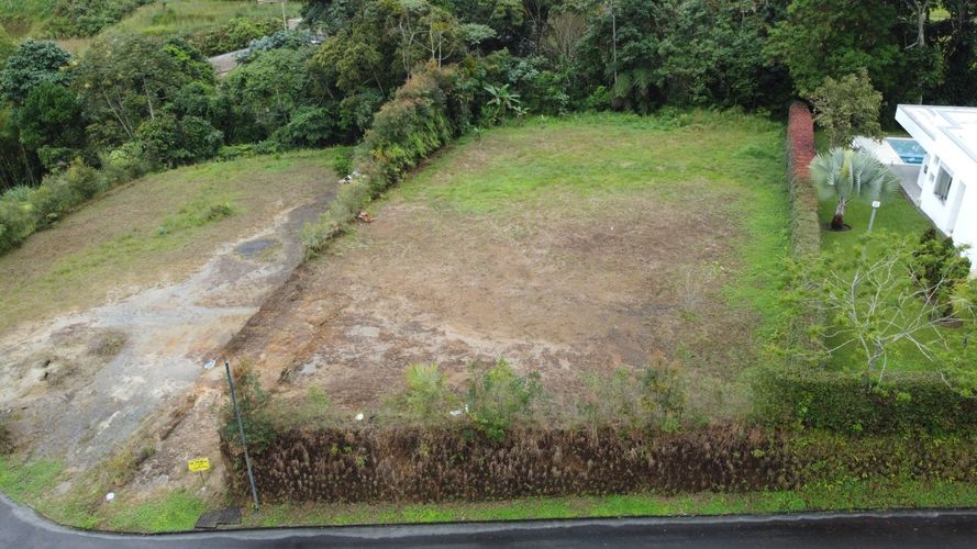 Lote en venta en Tribunas Corcega, Pereira, 2113 m² · foto 8 de 9