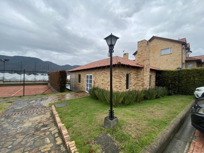 Casa de 4 alcobas en venta en Guaymaral, Chía, 419 m² · foto 16 de 16