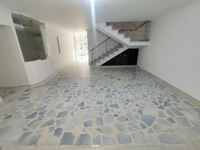 Casa de 10 alcobas en arriendo en Antiguo Campestre, Bucaramanga, 400 m² · foto 2 de 17