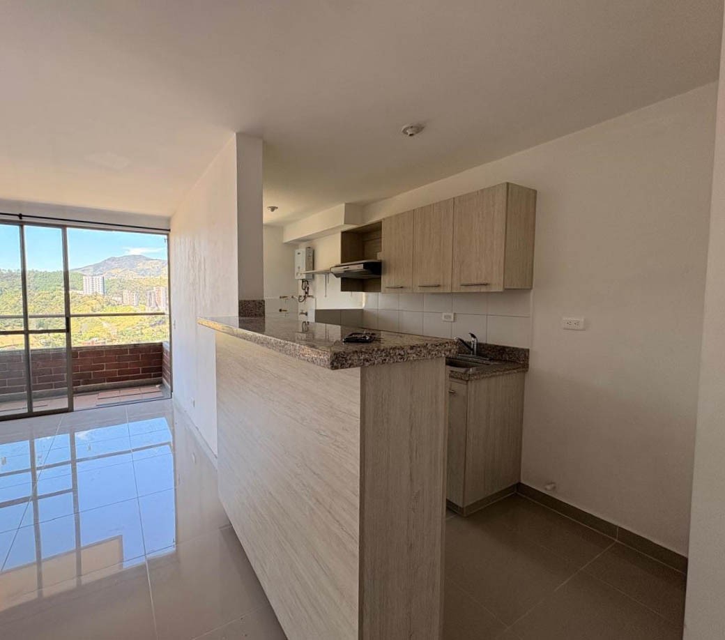 Apartamento en venta en El Poblado, Medellín · foto 2 de 15