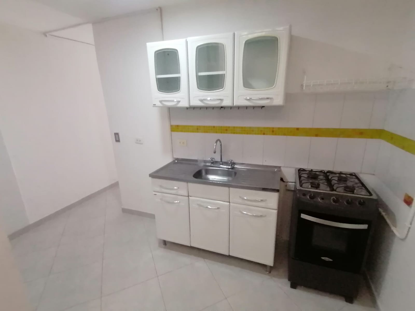 Apartaestudio en arriendo en Laureles, Medellín · foto 3 de 18