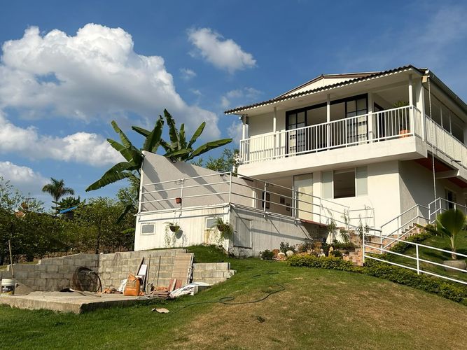 Casa de 5 alcobas en venta en Potrerito, Jamundí, 1570 m² · foto 10 de 24
