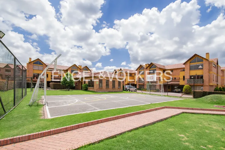 Casa de 5 alcobas en venta en La Estrella, Chía, 260 m² · foto 18 de 18