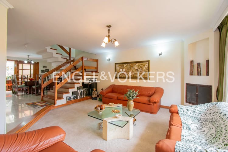 Casa de 5 alcobas en venta en La Estrella, Chía, 260 m² · foto 2 de 18