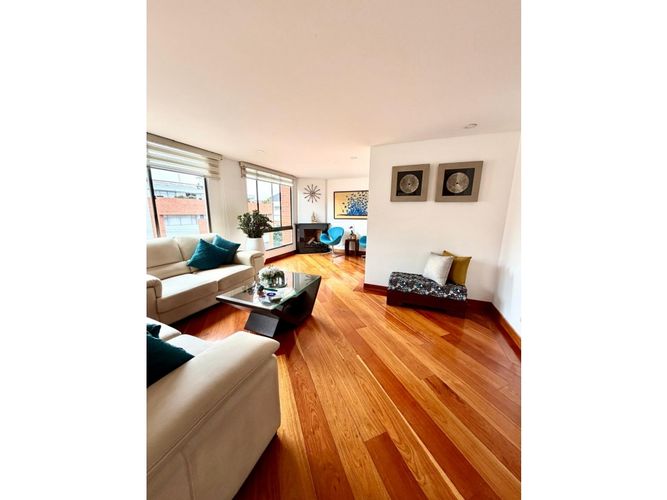 Apartamento de 3 alcobas en venta en Chicó Navarra, Bogotá, 151 m² · foto 2 de 20