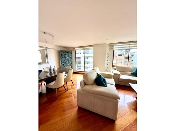 Apartamento de 3 alcobas en venta en Chicó Navarra, Bogotá, 151 m² · foto 3 de 20