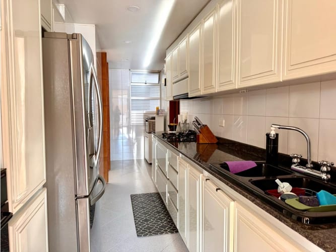 Apartamento de 3 alcobas en venta en Chicó Navarra, Bogotá, 151 m² · foto 5 de 20