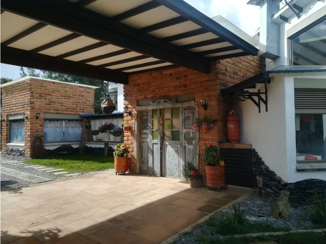 Casa de 3 alcobas en venta en Vía Las Palmas, Medellín, 285 m² · foto 4 de 11