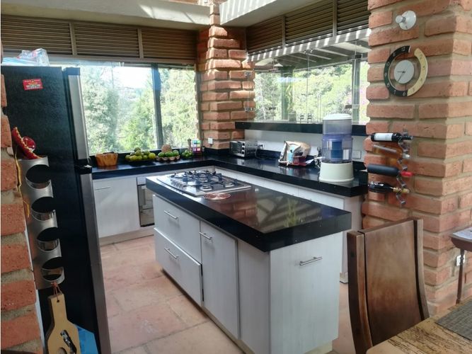 Casa de 3 alcobas en venta en Vía Las Palmas, Medellín, 285 m² · foto 7 de 11