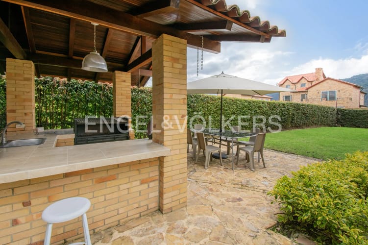 Casa de 5 alcobas en venta en Las Juntas, Chía, 339 m² · foto 17 de 18